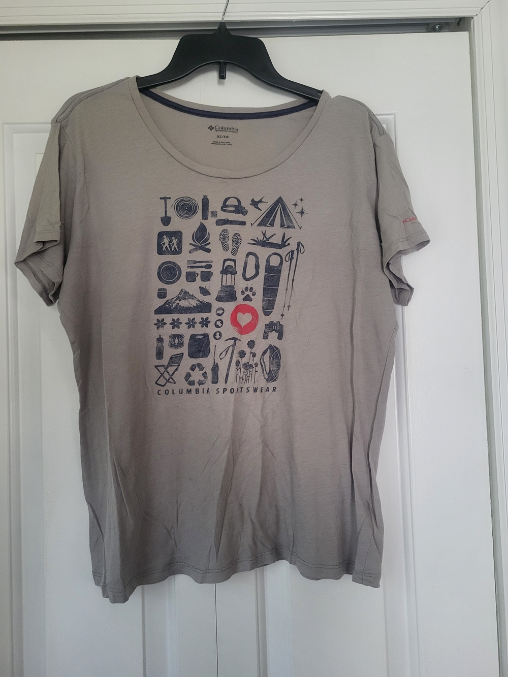 Columbia Light Gray Short-Sleeve Outdoor Graphic Tee